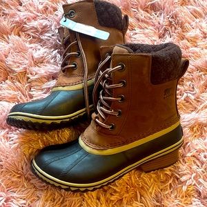 SOREL NWT waterproof boots!!!
